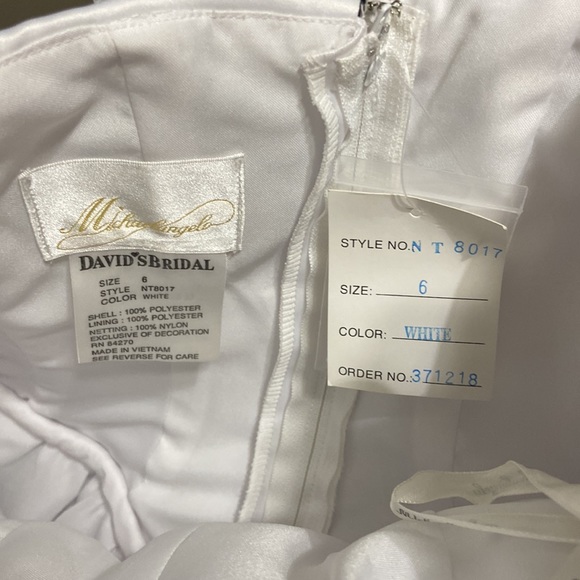 David’s Bridal Wedding Dress Size 6 - Picture 14 of 14